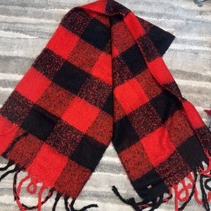 BETSEY JOHNSON BLACK & RED SCARF
